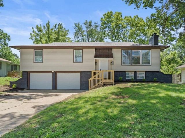 $320,000 | 7841 Haskell Avenue | Victory Hills