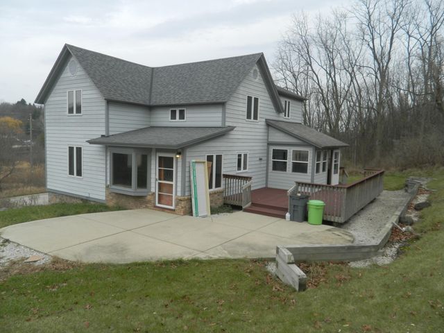 $549,900 | 83 South Delafield Wi 53018 | Delafield Town