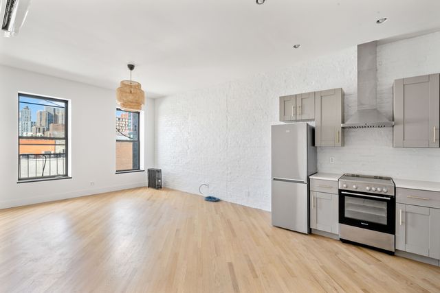 $4,500 | 566 Vanderbilt Avenue, Unit 4R | Prospect Heights