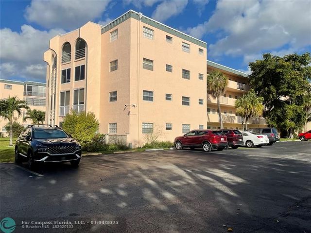 $149,500 | 4211 Northwest 41st Street, Unit 402 | Oakland Estates