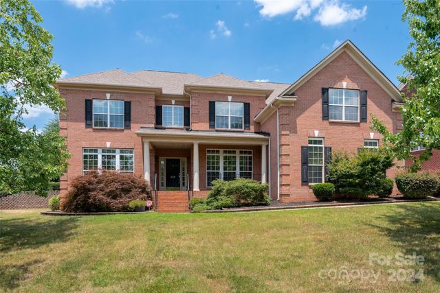 $1,195,000 | 805 Carisbrooke Lane | Hunter Oaks