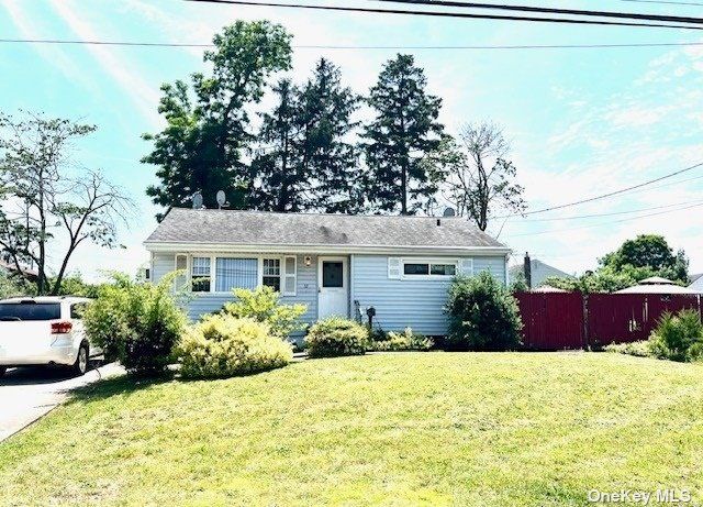 $370,000 | 32 Cypress Street | Central Islip