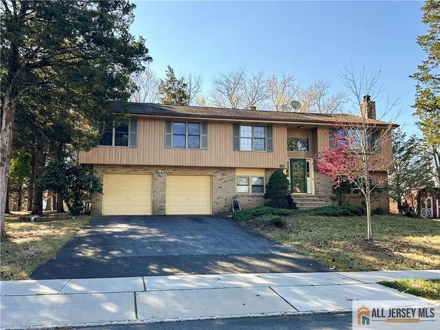 $590,000 | 47 Zirkel Avenue | Society Hill