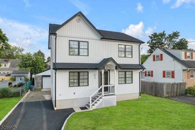 $599,750 | 912 Boesel Avenue | Manville