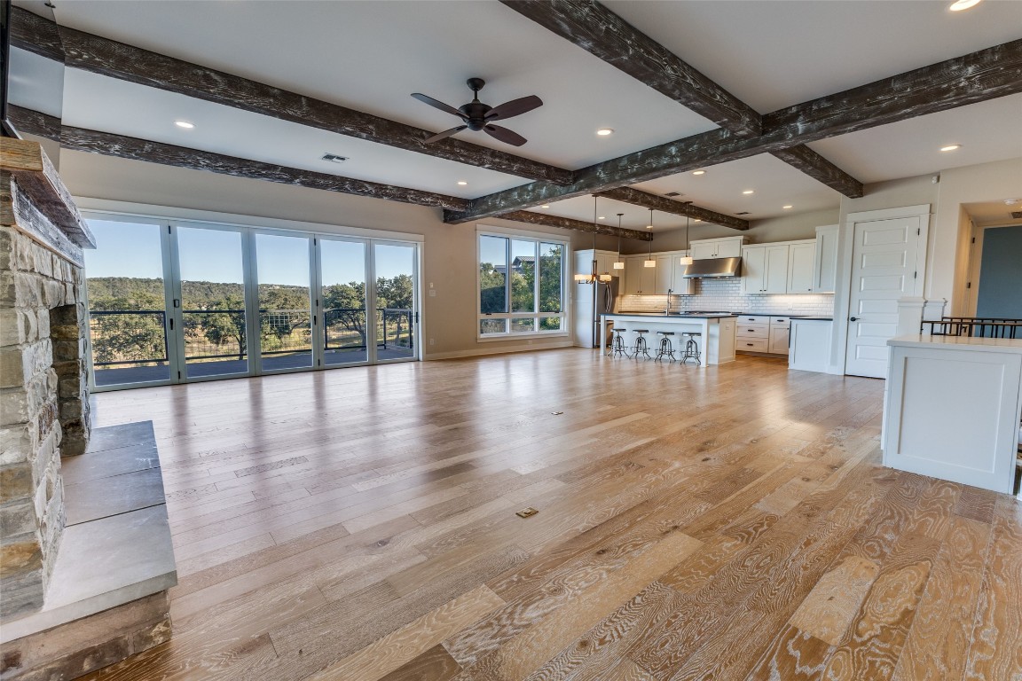 5 panel accordion doors create seamless indoor/outdoor entertaining