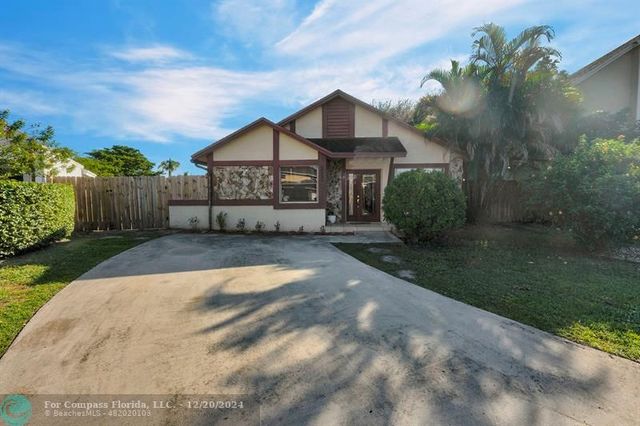 $599,999 | 5560 Southwest 98th Way | Cooper City