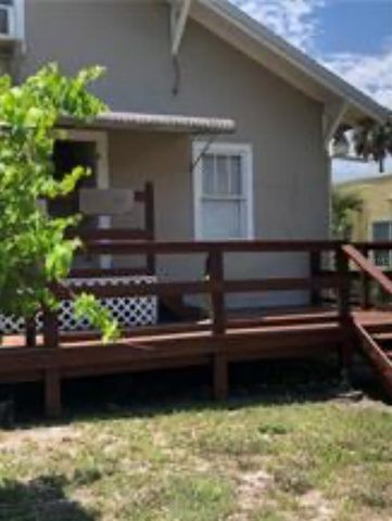 $900 | 233 West Pennsylvania Avenue | DeLand