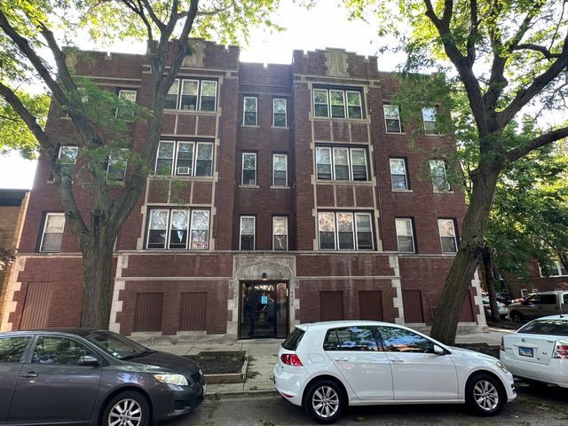 $1,900 | 1507 West Schreiber Avenue, Unit 1 | East Rogers Park