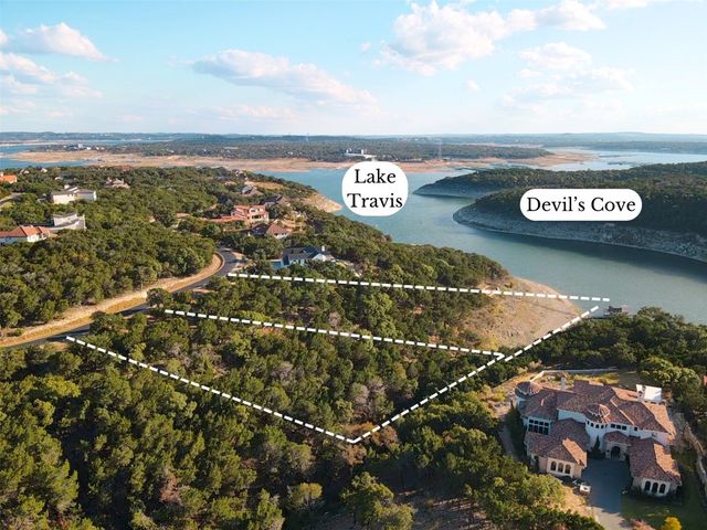 $1,850,000 | 18005 Breakwater Drive | Northshore on Lake Travis