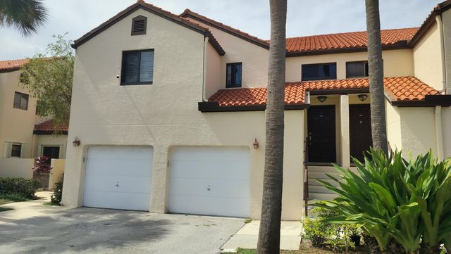 $274,000 | 13 Vía De Casas Sur, Unit 203 | Boynton Beach