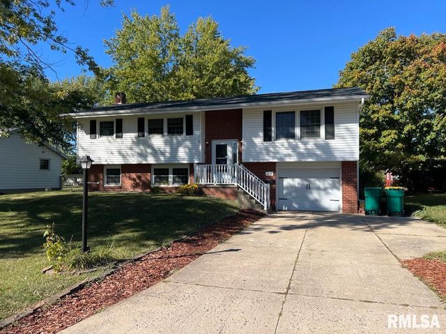 $175,000 | 1138 Memorial Drive | Macomb