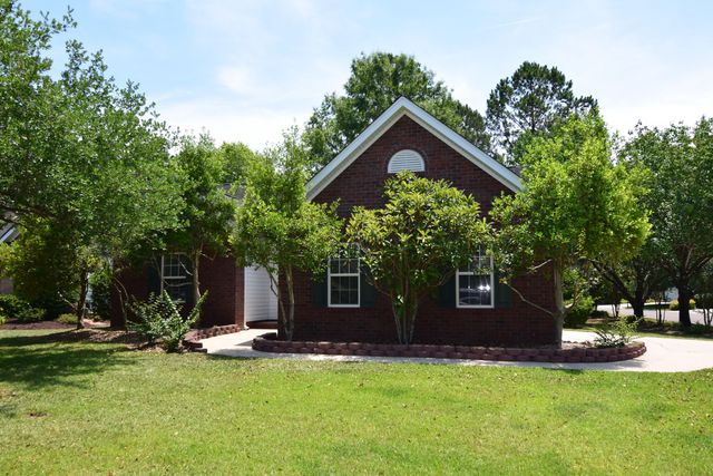 $2,095 | 300 Prestwick Court | Pine Forest Country Club