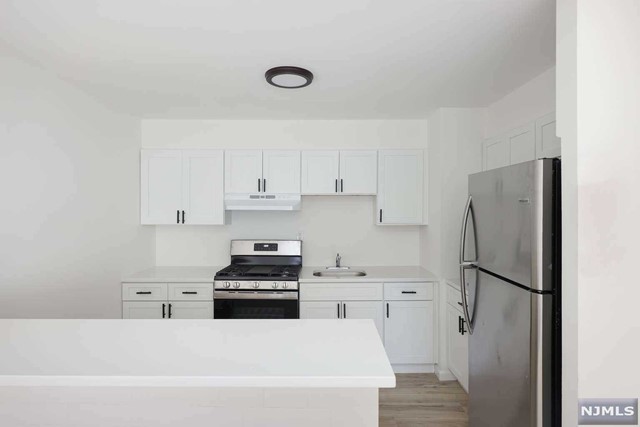 65 Kitchens with White Appliances (Photos)