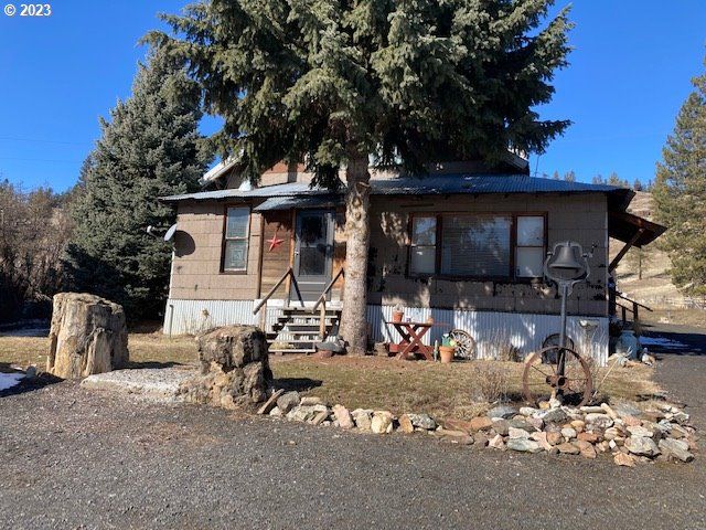 $325,000 | 48382 Highway 395