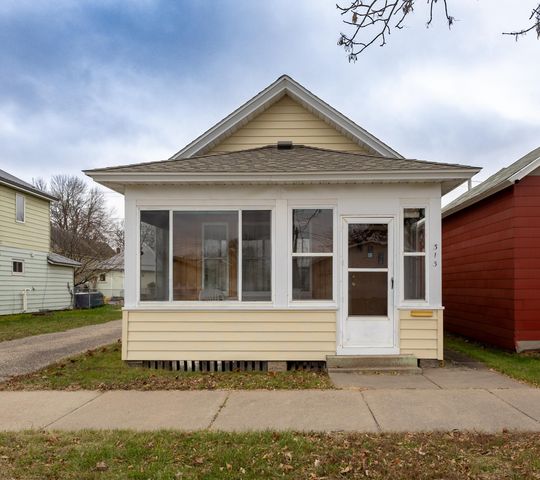 $139,900 | 313 Chatfield Street | Winona