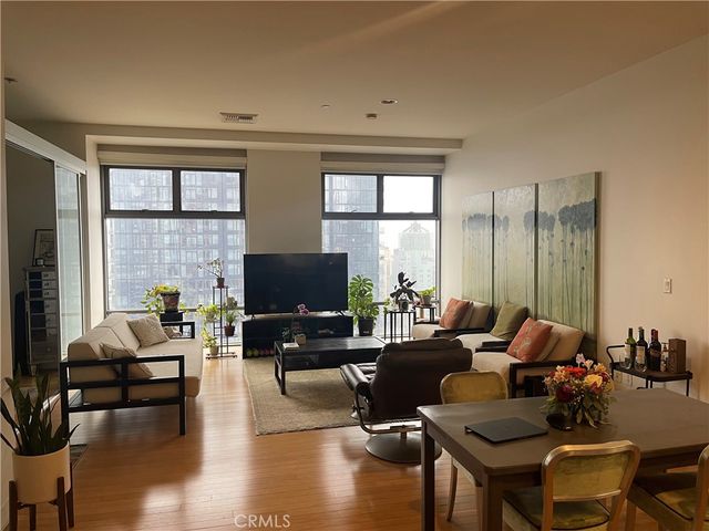 $748,000 | 801 South Grand Avenue, Unit 1608 | Downtown Los Angeles