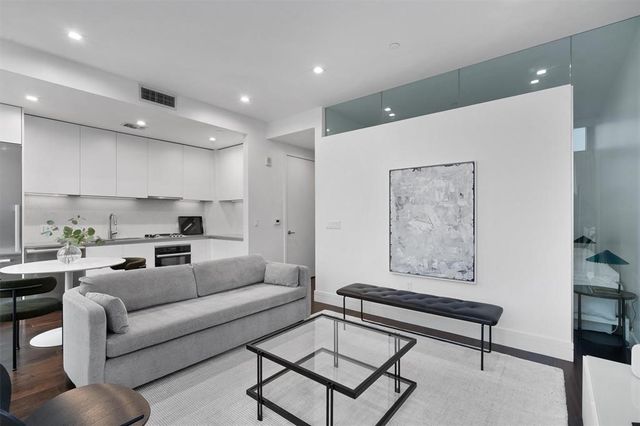 $595,000 | 501 West Avenue, Unit 1106 | Market District