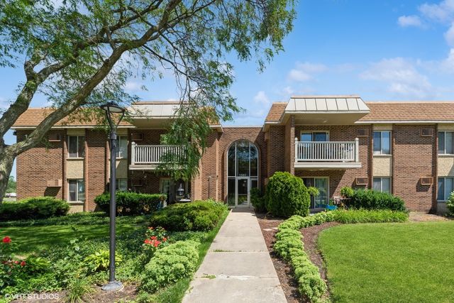 $199,900 | 1501 Churchill Drive, Unit 106 | Palatine