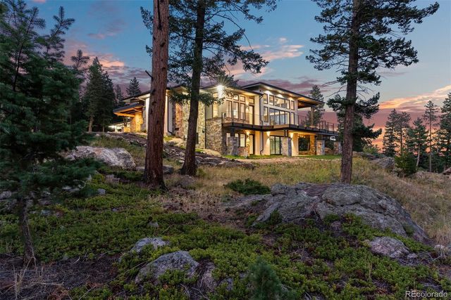 $5,300,000 | 1082 West Meadow Road