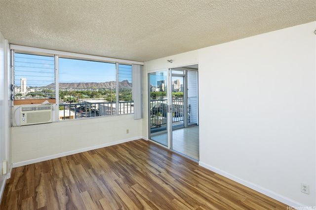 $2,350 | 2542 Date Street, Unit 401 | Kapiolani