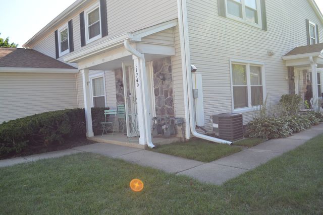 $224,900 | 1174 Azalea Lane, Unit D | Palatine