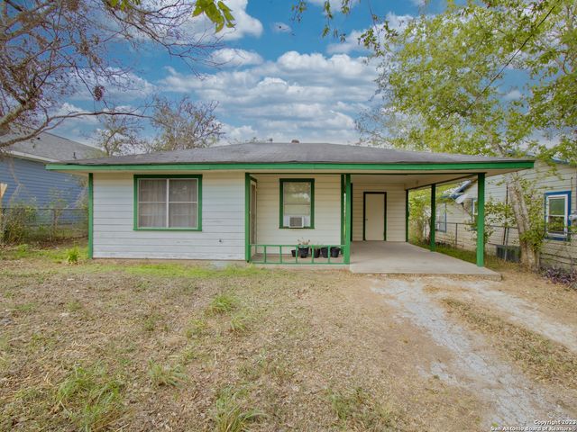 $155,000 | 1009 North Esplanade Street | Karnes City