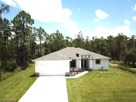 a view of a house with backyard