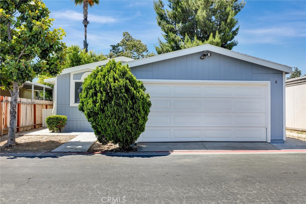 a view of a garage