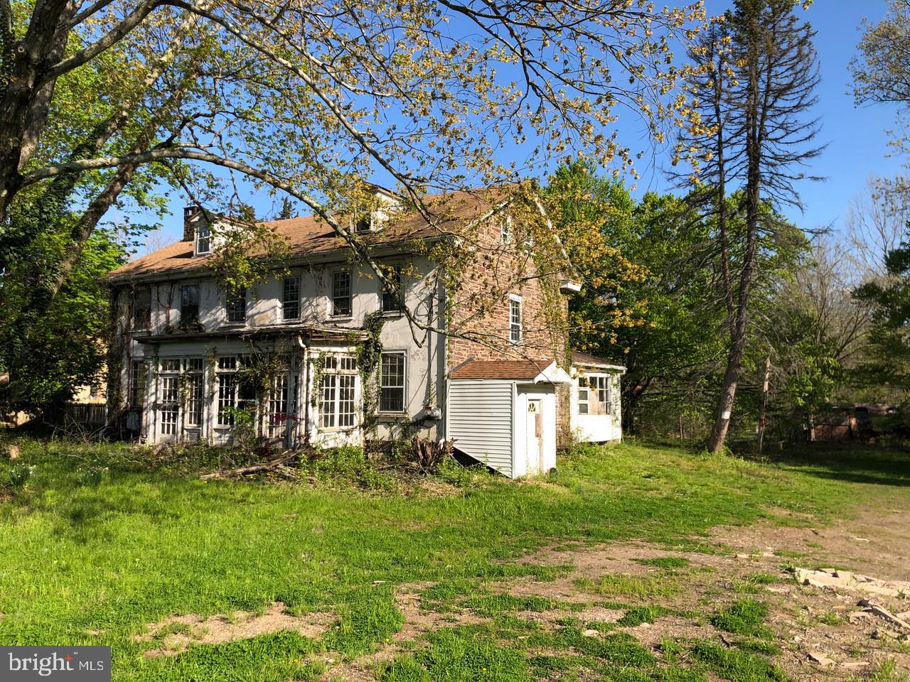 front view of house with a yard