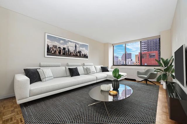 $3,575 | 245 East 44th Street, Unit 3C | Midtown East