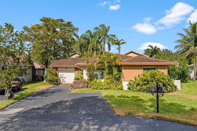 $499,900 | 2269 Nova Village Drive | Davie