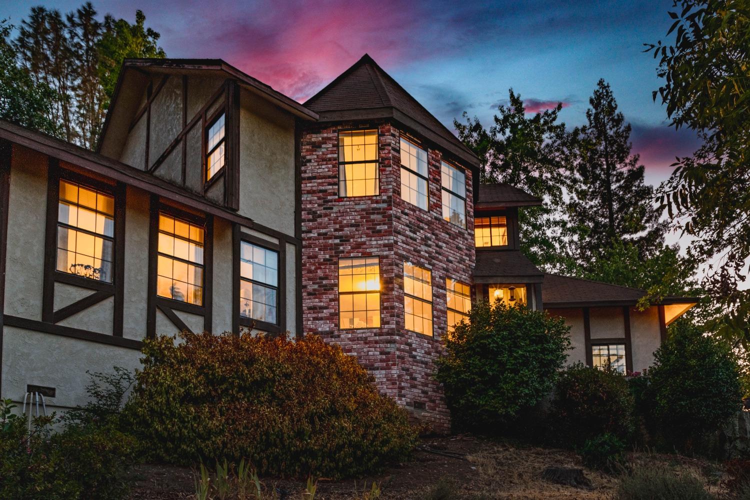 a house view with a outdoor space