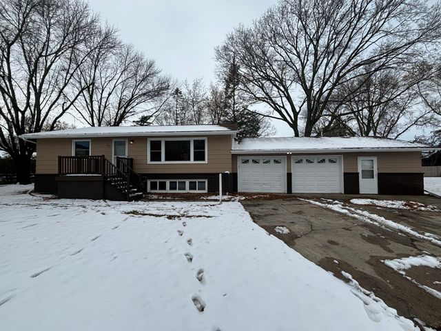 $279,900 | 34 10th Avenue Northeast | Hutchinson