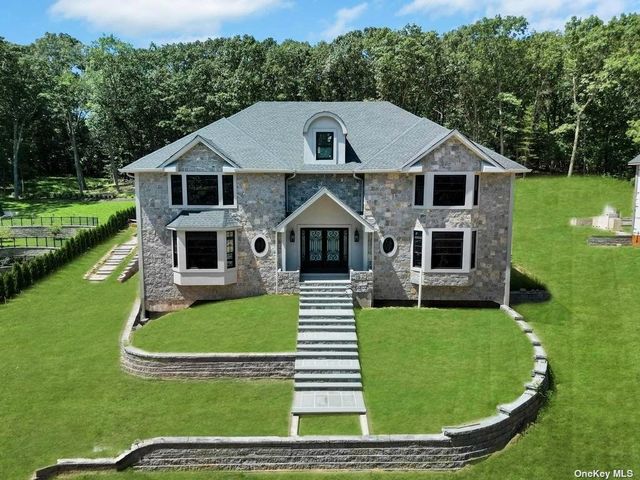 $2,599,999 | 585 Old Bridge Road | Fort Salonga