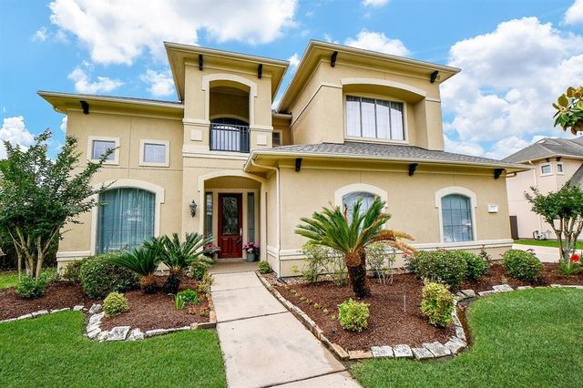 $660,000 | 1731 Pampas Trail Drive | Friendswood Lakes