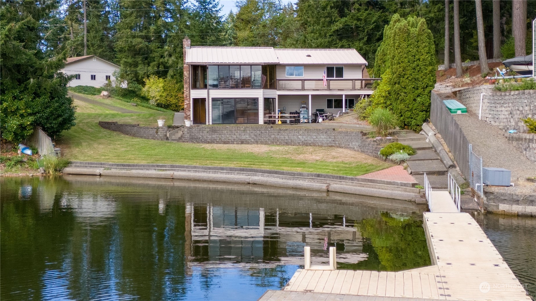 a view of a house with pool