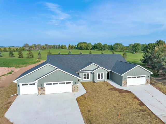 $379,900 | 463 Brookview Drive | Luxemburg