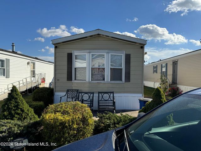 $175,000 | 2701 Goethals Road North, Unit D11 | Staten Island