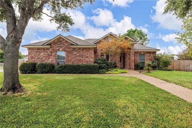 $450,000 | 5612 Plantation Drive | North Lake Waco