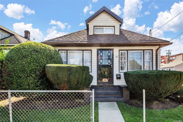 $589,999 | 12 Elizabeth Avenue | Hempstead Village