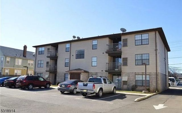 $294,999 | 535 Bayway Avenue, Unit 1D | Bayway