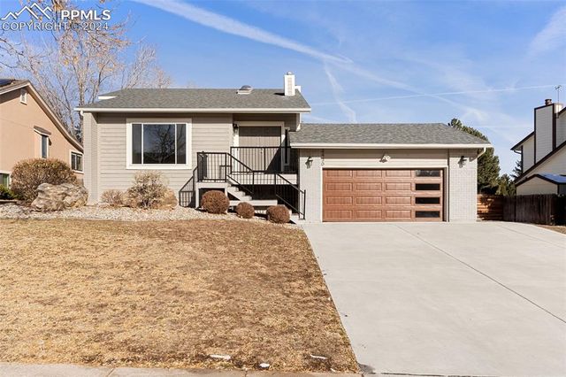 $640,000 | 2430 Stoneridge Drive | Mountain Shadows