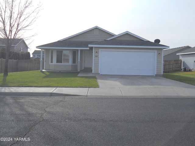 $309,000 | 1307 Asparagus Lane | Sunnyside