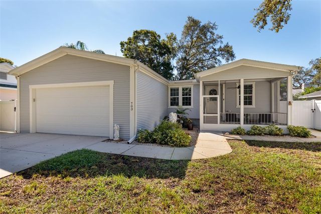 $430,000 | 703 Old Charleston Way | Largo