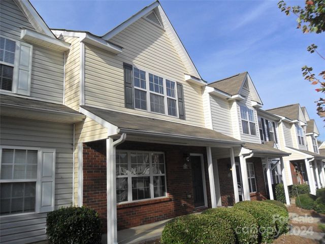 $275,000 | 947 Whispering View Lane, Unit 85 | Lexington Commons