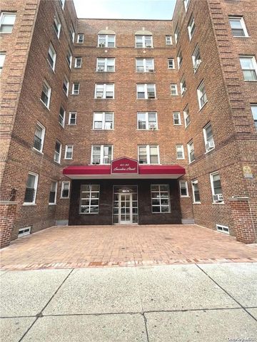 $298,000 | 64-85 Saunders Street, Unit E10 | Rego Park