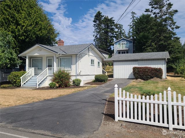 $1,950 | 182 North Sunset Drive | Camano