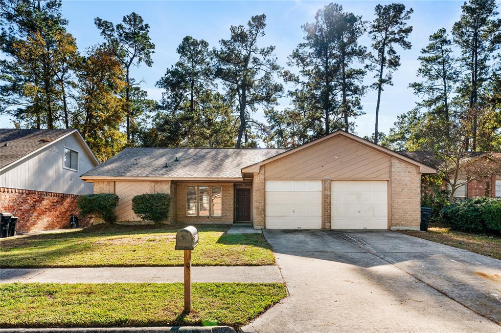 This charming 3-bedroom, 2-bath home is move-in ready, offering a perfect blend of comfort and convenience. With spacious rooms, modern finishes, and a well-maintained interior, it’s ideal for families looking for a cozy and inviting space to call home.