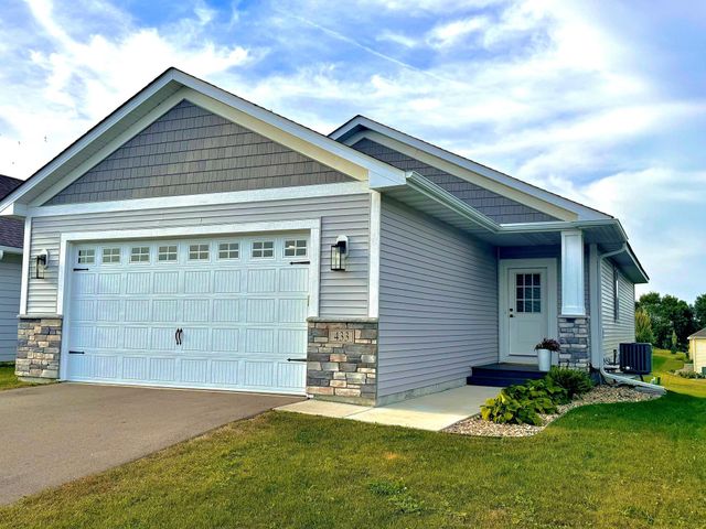 $389,900 | 433 Grant Avenue Southeast | Hutchinson