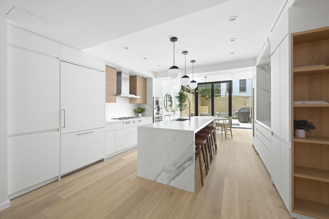 $4,750,000 | 76 West 105th Street | Upper West Side